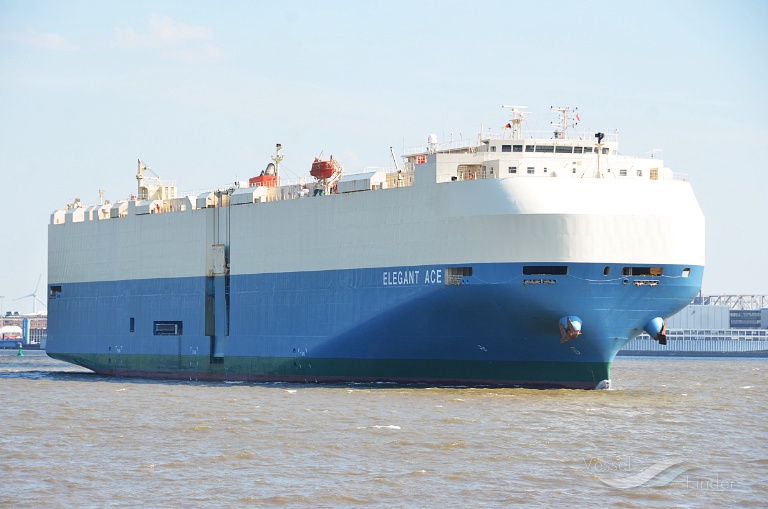 The Elegant Ace ship